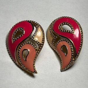 Vintage AVON Pink Paisley Enamel Gold Tone Pierced Earrings